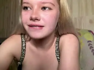 Juligwartney  live sex cam