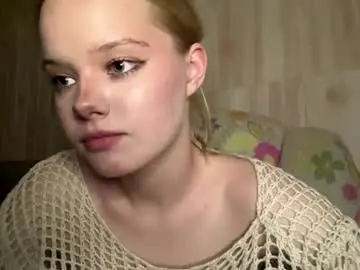 Juligwartney  live sex cam