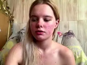 Juligwartney  live sex cam