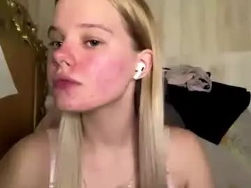 Juligwartney  live sex cam