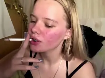 Juligwartney  live sex cam