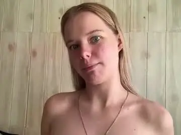 Juligwartney  live sex cam