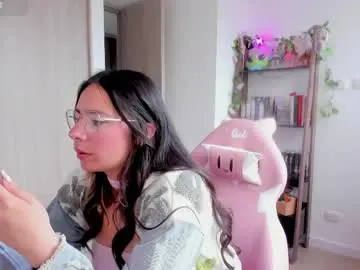 Lauu_r  live sex cam