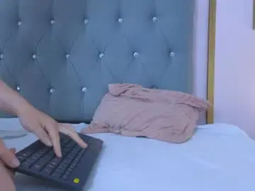 Mailin18  live sex cam