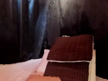 Miaknox  live sex cam