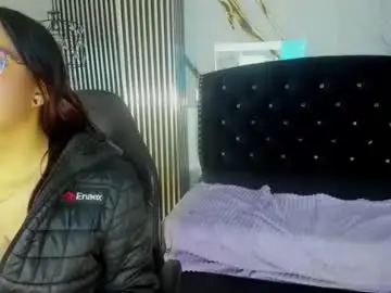 Nellygunnvs  live sex cam