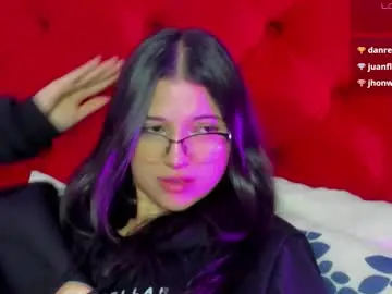 Petitesophi  live sex cam