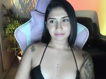 Saratukkerr  live sex cam