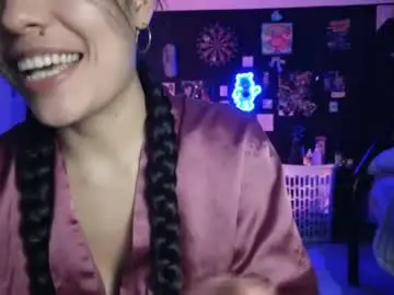 Sweetieslikebutter  live sex cam