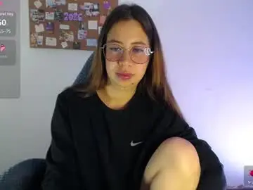 Airi_piercee  live sex cam