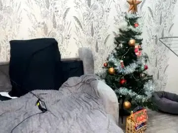 Gussiebedsole  live sex cam