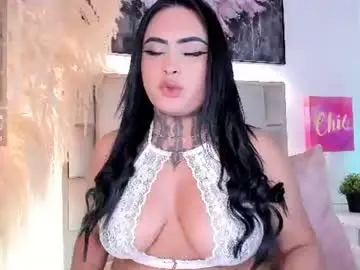 Lairahearvy  live sex cam