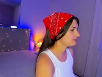 Laura__leee  live sex cam