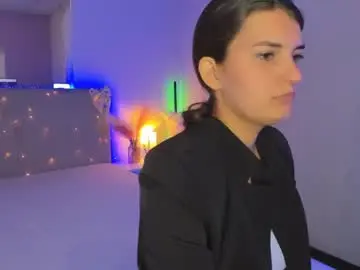 Laura__leee  live sex cam