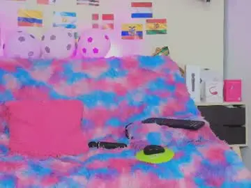 Nyra_queen  live sex cam