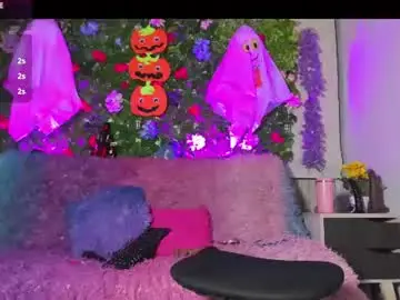 Nyra_queen  live sex cam