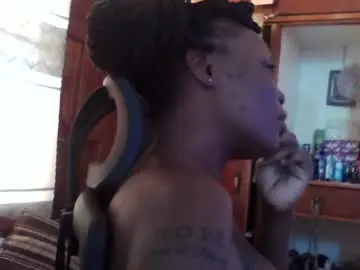 Princessmiles2  live sex cam