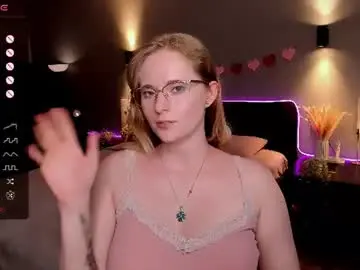Sheslinki  live sex cam
