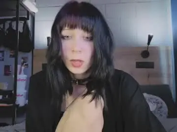 Yourcutiegoth  live sex cam