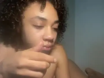 Hunnidollxo  live sex cam