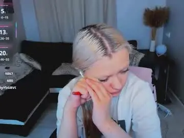 Millie_vanillie  live sex cam