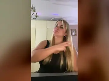 Selviana  live sex cam