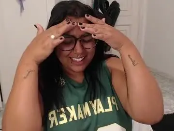 Sheeylaroee  live sex cam