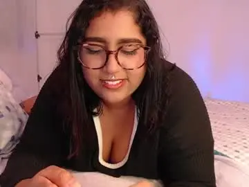 Sheeylaroee  live sex cam
