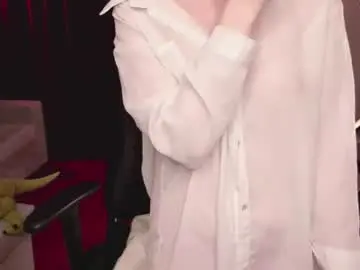 Woollfy  live sex cam