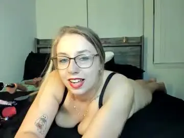 Yourfunamanda  live sex cam