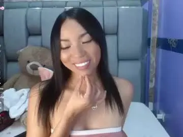 Aiuny_queens  live sex cam