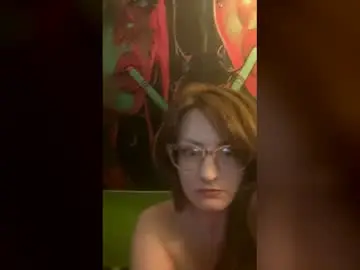 Cherrylimevalentine  live sex cam