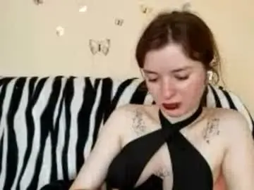 Daniellevaulet  live sex cam