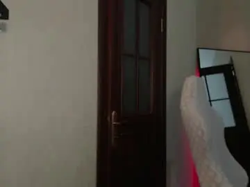 Emmiclo  live sex cam