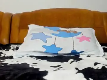 Kristiinee  live sex cam