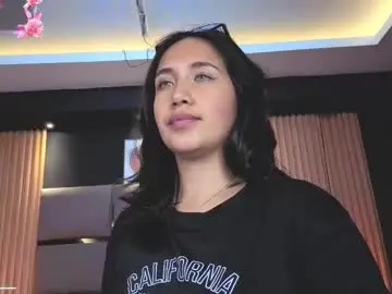 Lauroberts  live sex cam