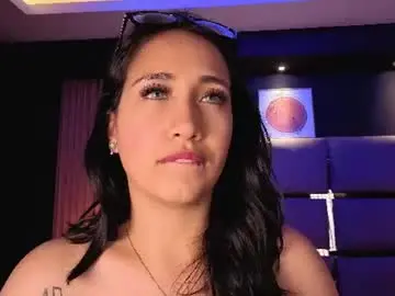 Lauroberts  live sex cam