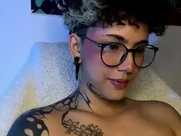 Nazzz10  live sex cam