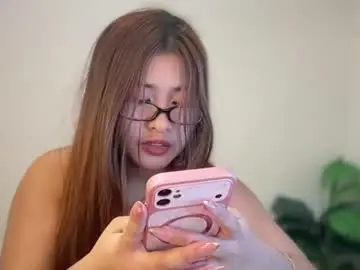 Amiekim  live sex cam