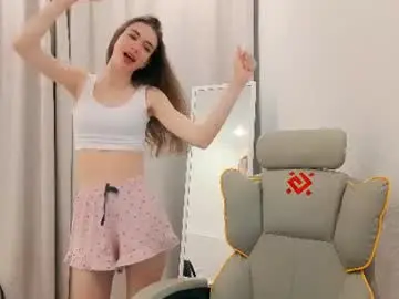 Astralmira  live sex cam