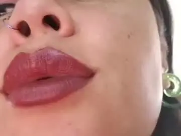Evolethmontenegros  live sex cam