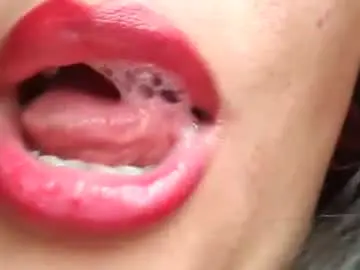 Evolethmontenegros  live sex cam