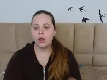 Kira_perry  live sex cam