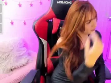 Lindasilverstone  live sex cam