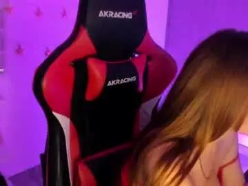 Lindasilverstone  live sex cam
