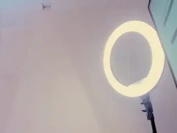 Melodysnow  live sex cam