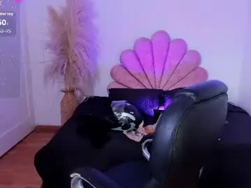 Melodysnow  live sex cam