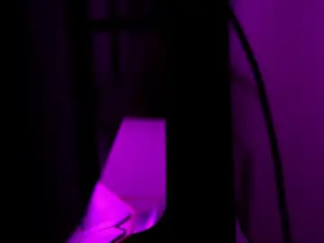 Saradeeper  live sex cam