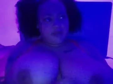 Shapeofdesirexxx  live sex cam
