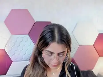 Ariarous  live sex cam